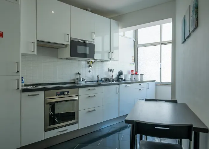 The Av. Roma * 리스본